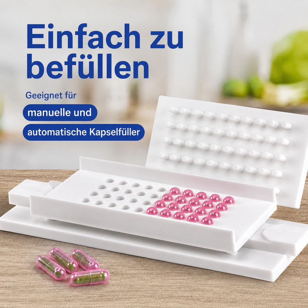 Pinke Kapseln auf grünem Blatt, geeignet für Supplements, Pulver, Vitamine und Kräuter; Text: Wissen, was drin ist